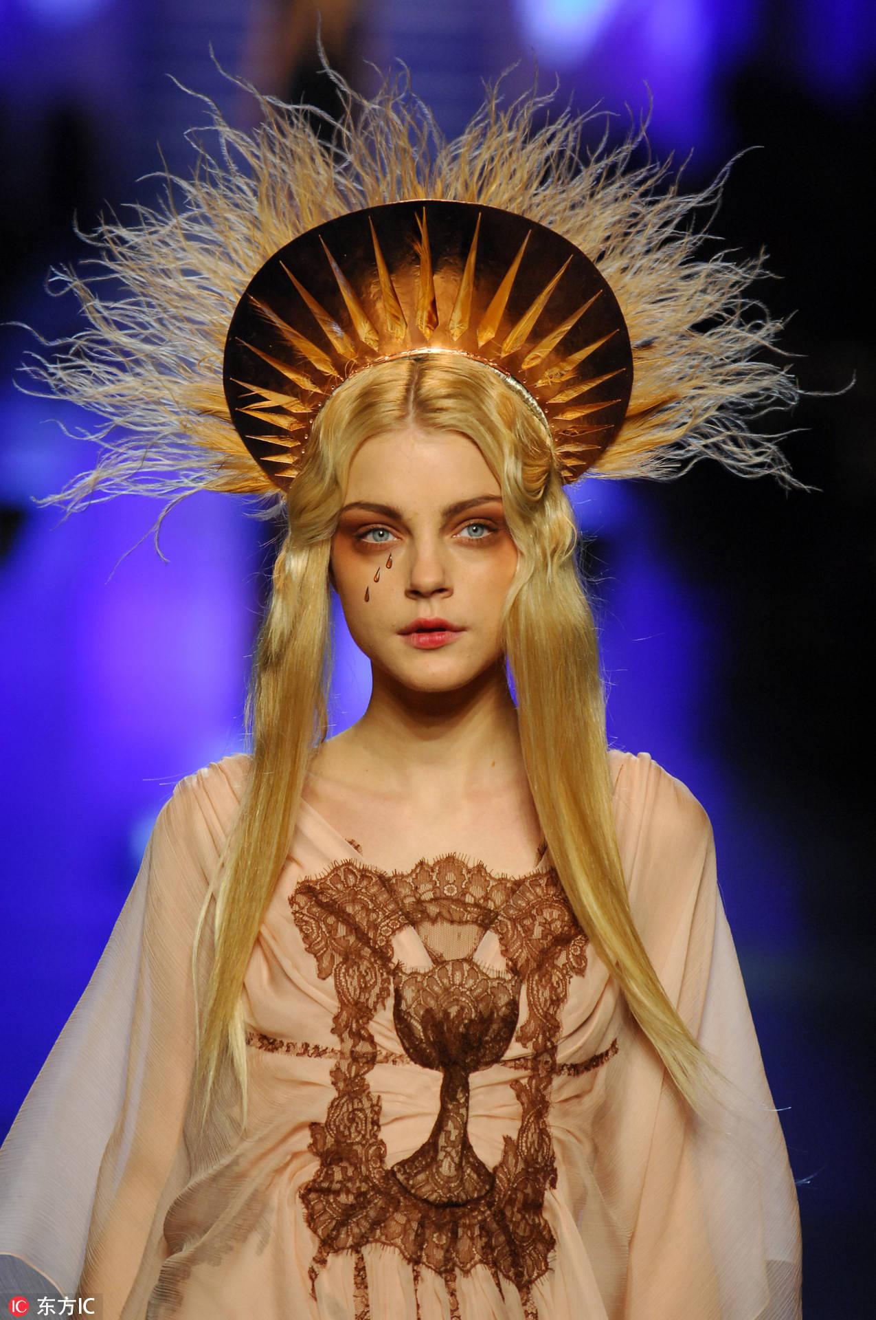 分享一下你见过好看模特走秀妆