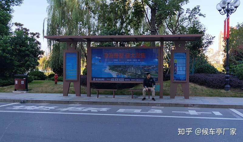 江苏南通现代候车亭设计方案公交站亭投入使用