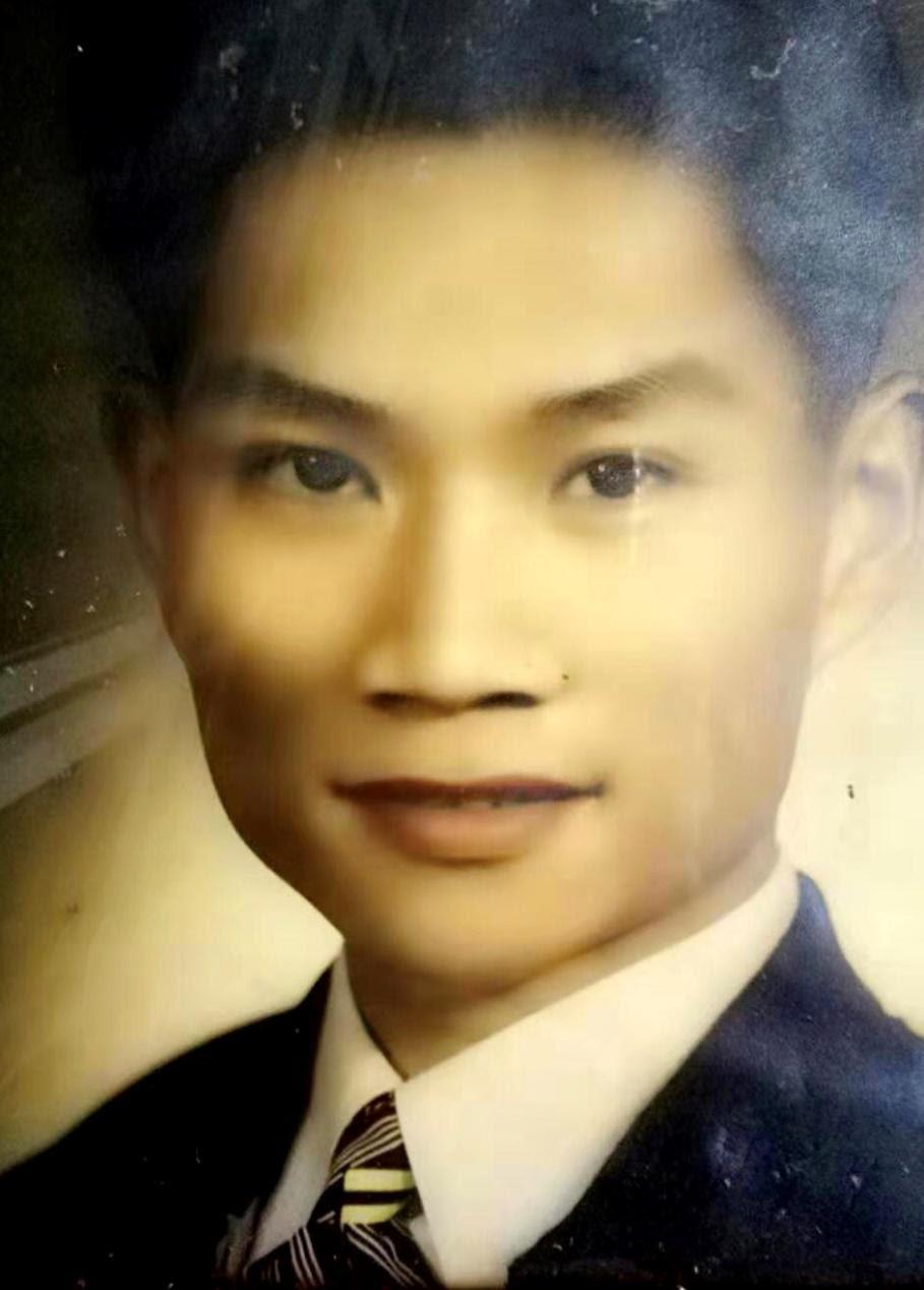 年轻帅气的爸爸