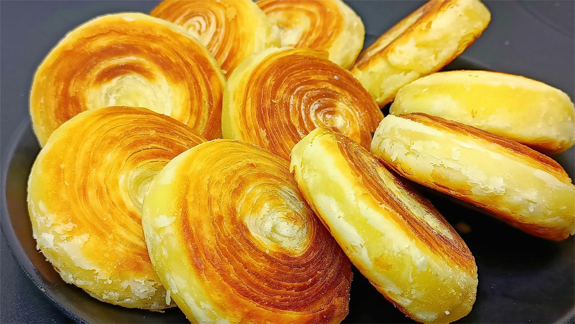 排队才能买的香酥饼教你在家做层次分明香酥掉渣好吃解馋