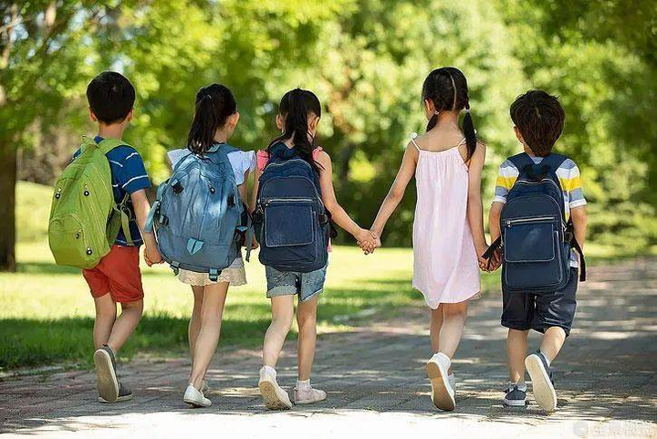 我们学的是 go to school，为啥老外总说 go to the school？ - 知乎