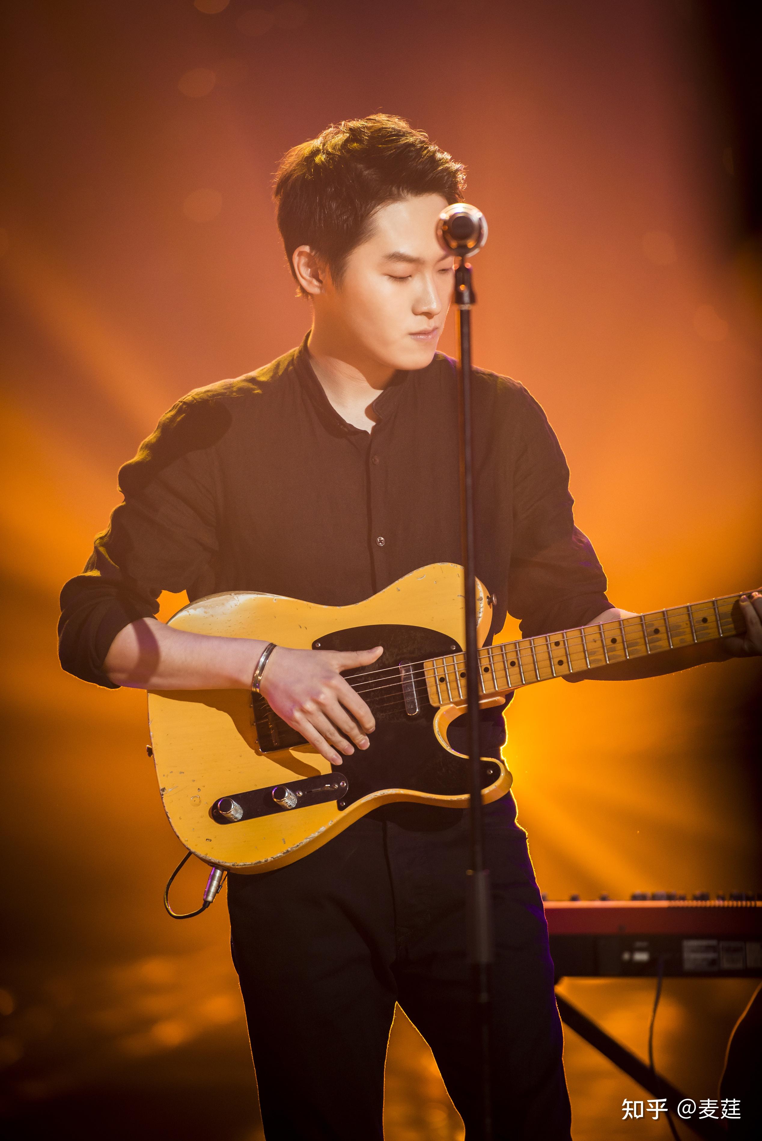 能推荐些实力强颜值又不错的歌手吗