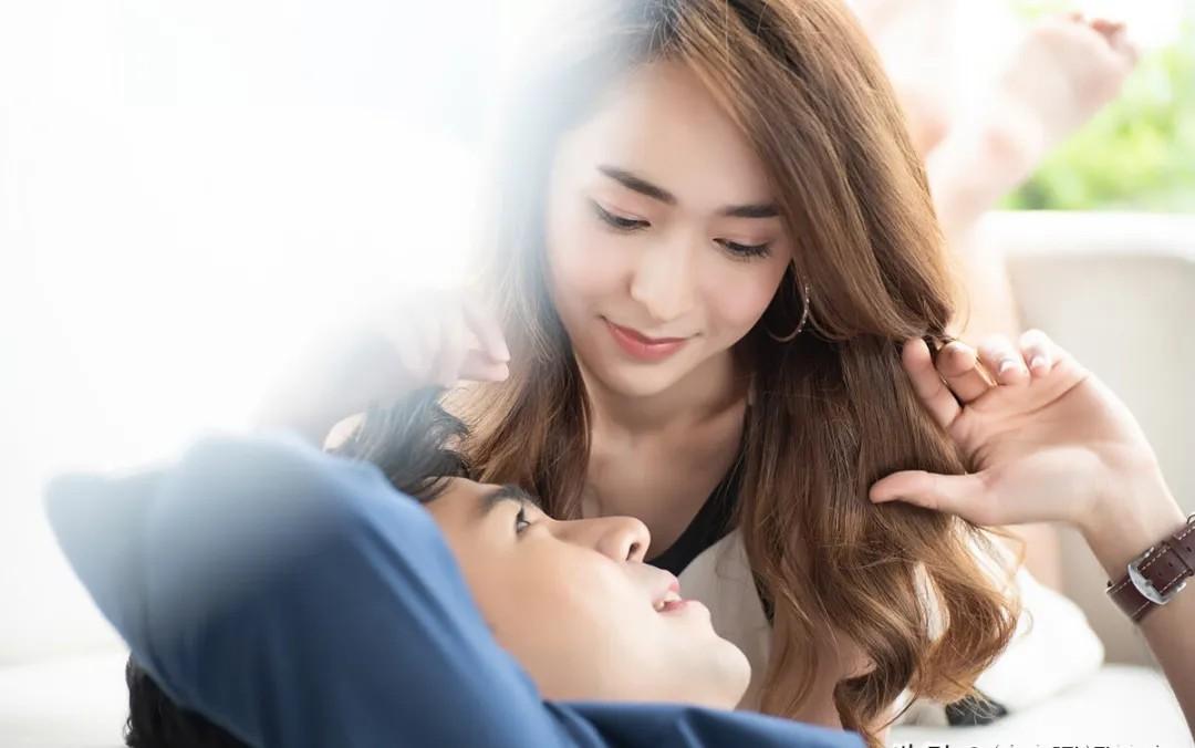 3种同房的姿势，如果希望表现能加分，该先练一练这些动作？ - 知乎