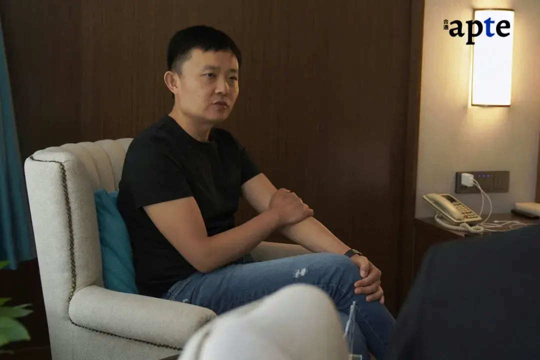 对话范俭由爱过到两个星球