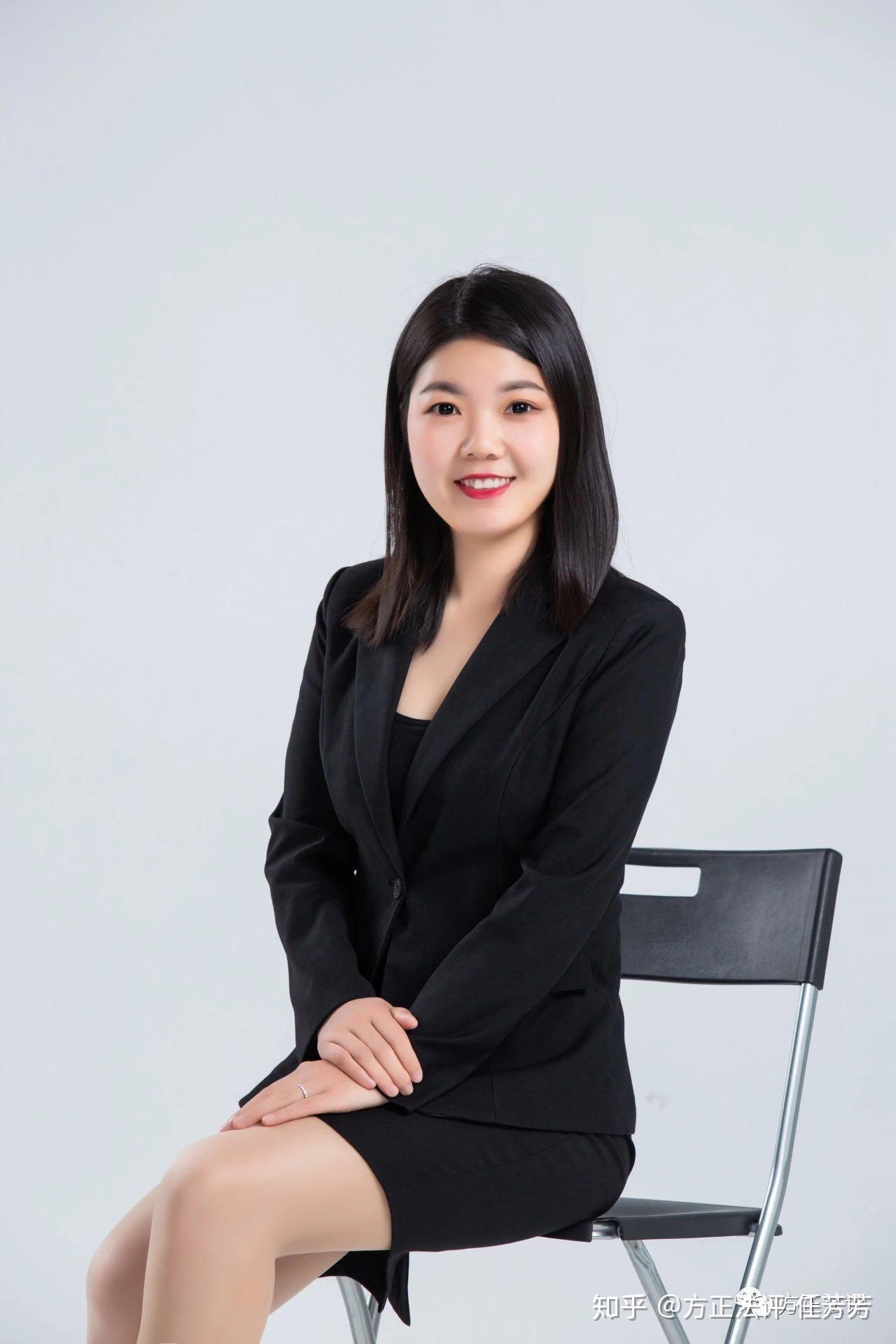 上海市律师协会调解业务研究委员会委员,上海市女律师联谊会巾帼律师