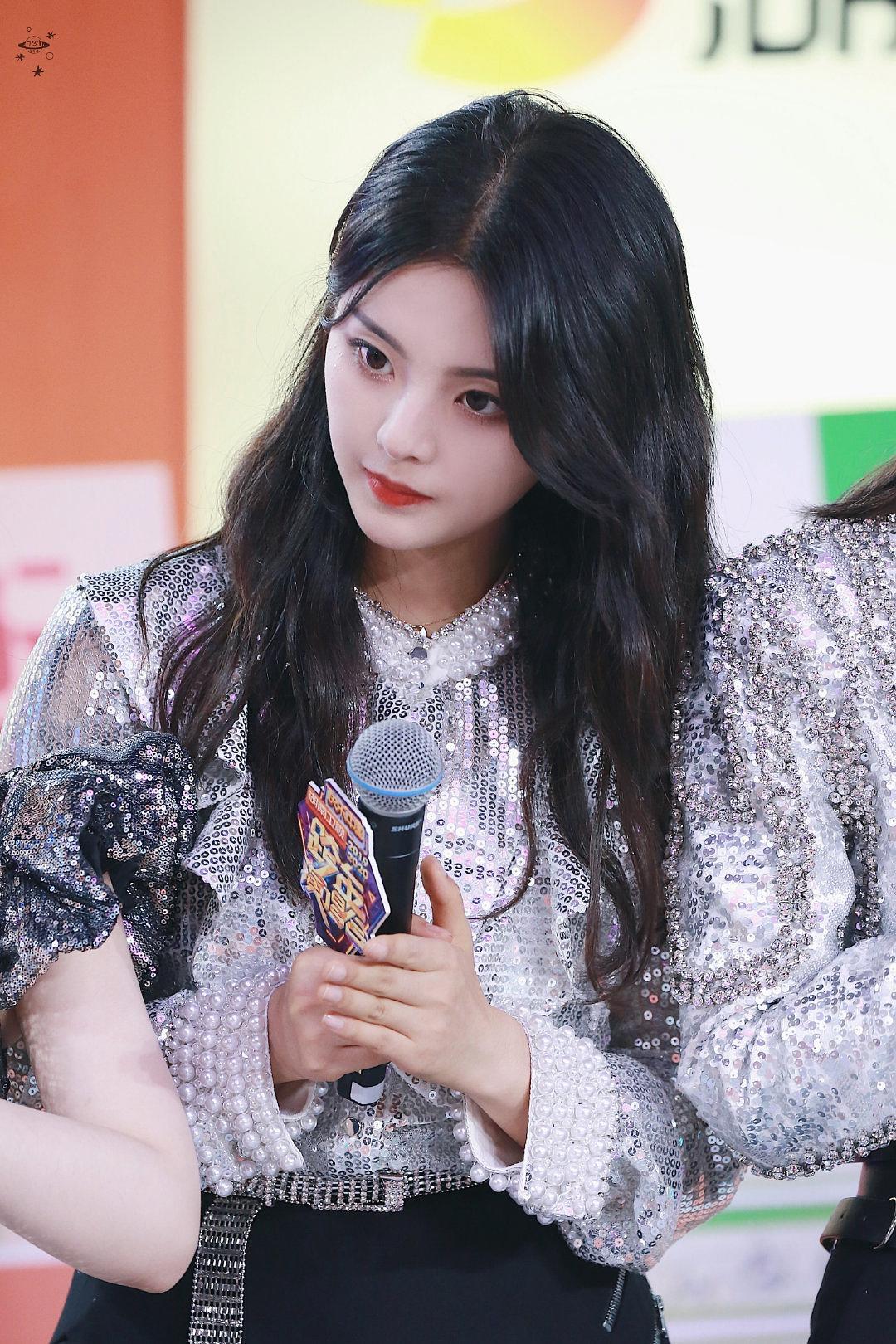 如何评价杨超越在湖南卫视2020跨年演唱会上的表现?