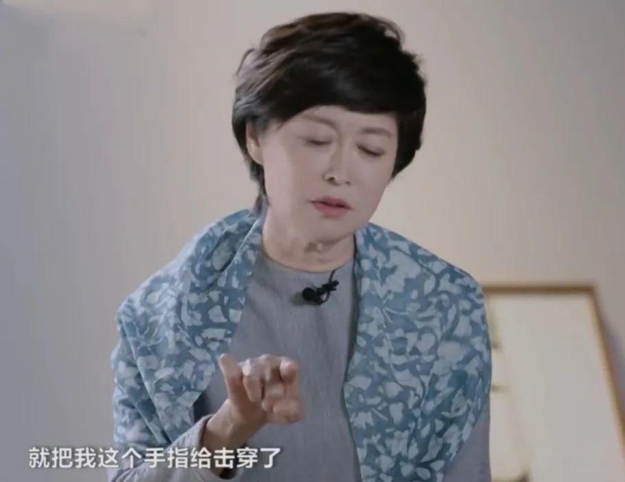 央视主播敬一丹:退休生活有泪水,把母亲的1700封信写成一本书 - 知乎