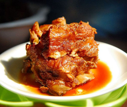 手把手教你做名菜酱骨架只需几个步骤就能搞定一人一个不够吃