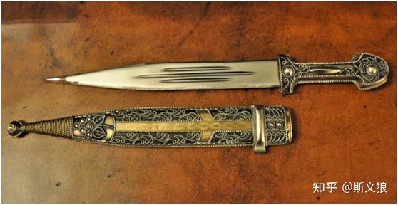 坎查短剑——高加索当地成年男人的标配之一,剑鞘尖端多有小球其二