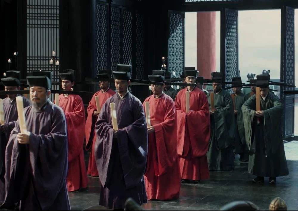 官场如同一张网又好像一个迷魂阵身在其中的人都是