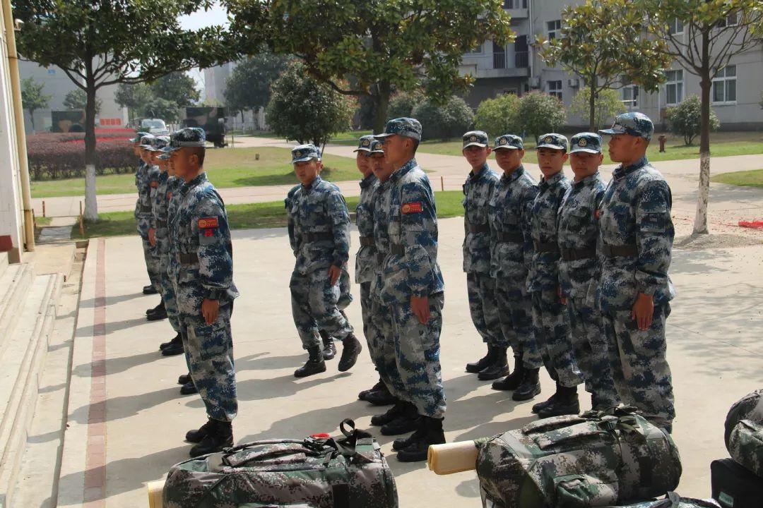 下连后的新兵:部队是个大熔炉,他教会了我男人的样子!