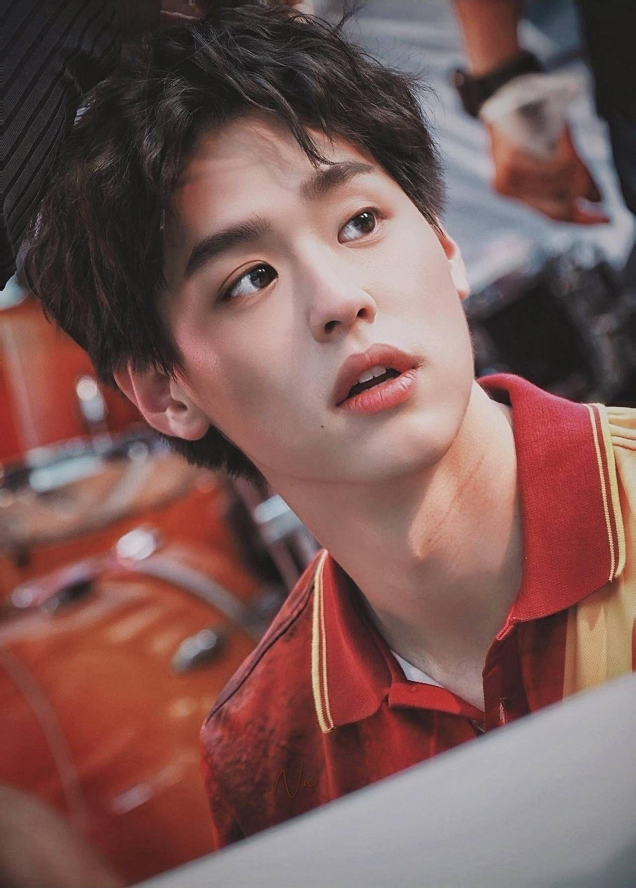 希望大家可以给我发一些billkin的壁纸谢谢