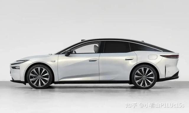 广汽丰田硬刚同级！鸿蒙系统加双腔空气悬架，20万级惊艳登场