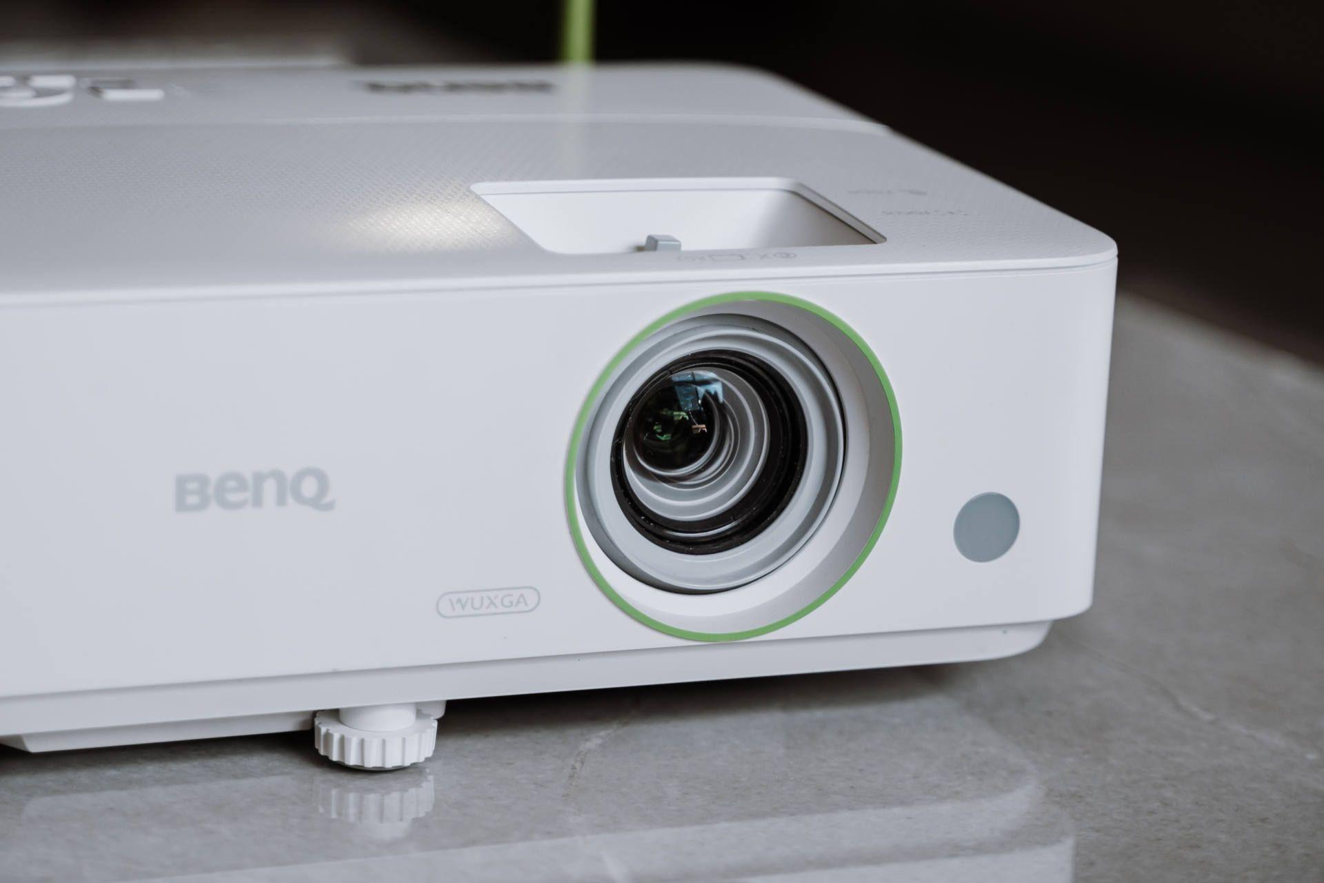 8k买个投影仪是不是智商税明基e592智能投影仪体验分享