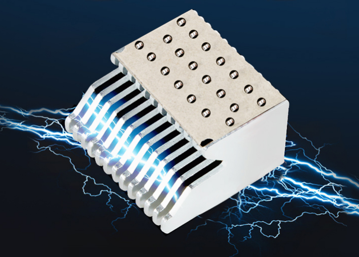 安全方面,它采用了灭弧栅格多达13片(常规为9片左右)的德国灭弧系统