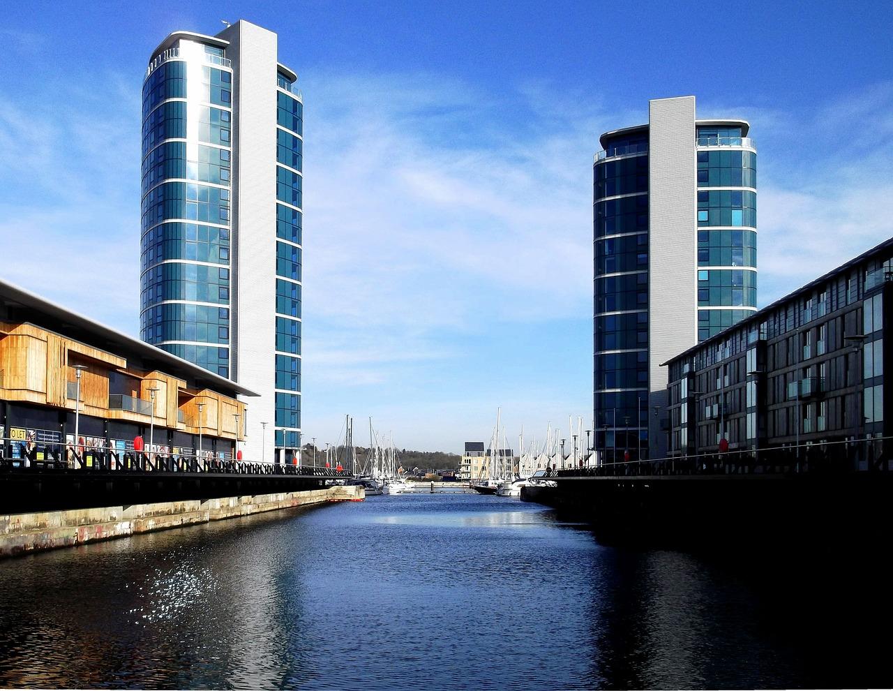 为什么塔楼低层暗