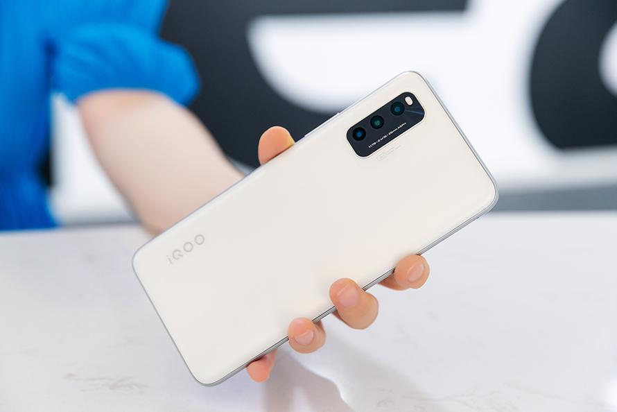 iqooneo5活力版评测lcd党也可拥有高刷屏旗舰芯