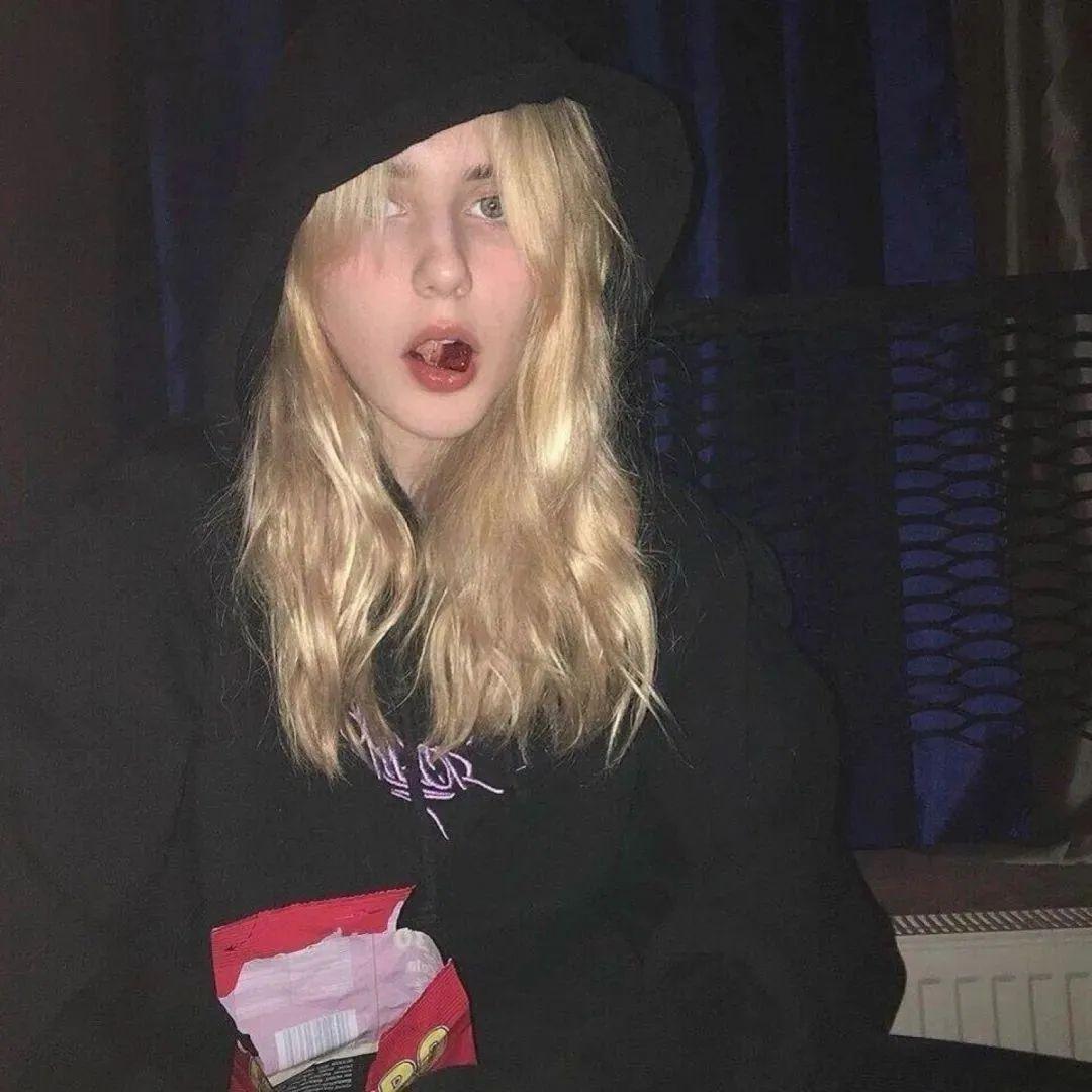 有没有什么小众高逼格好看的头像?最好是女生用的? - 知乎