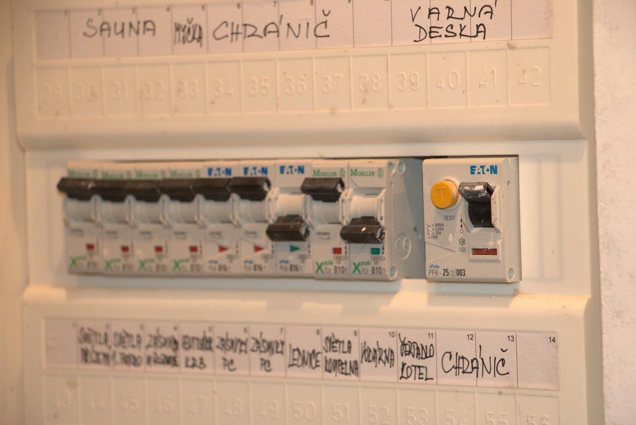 4. 保护器误动作