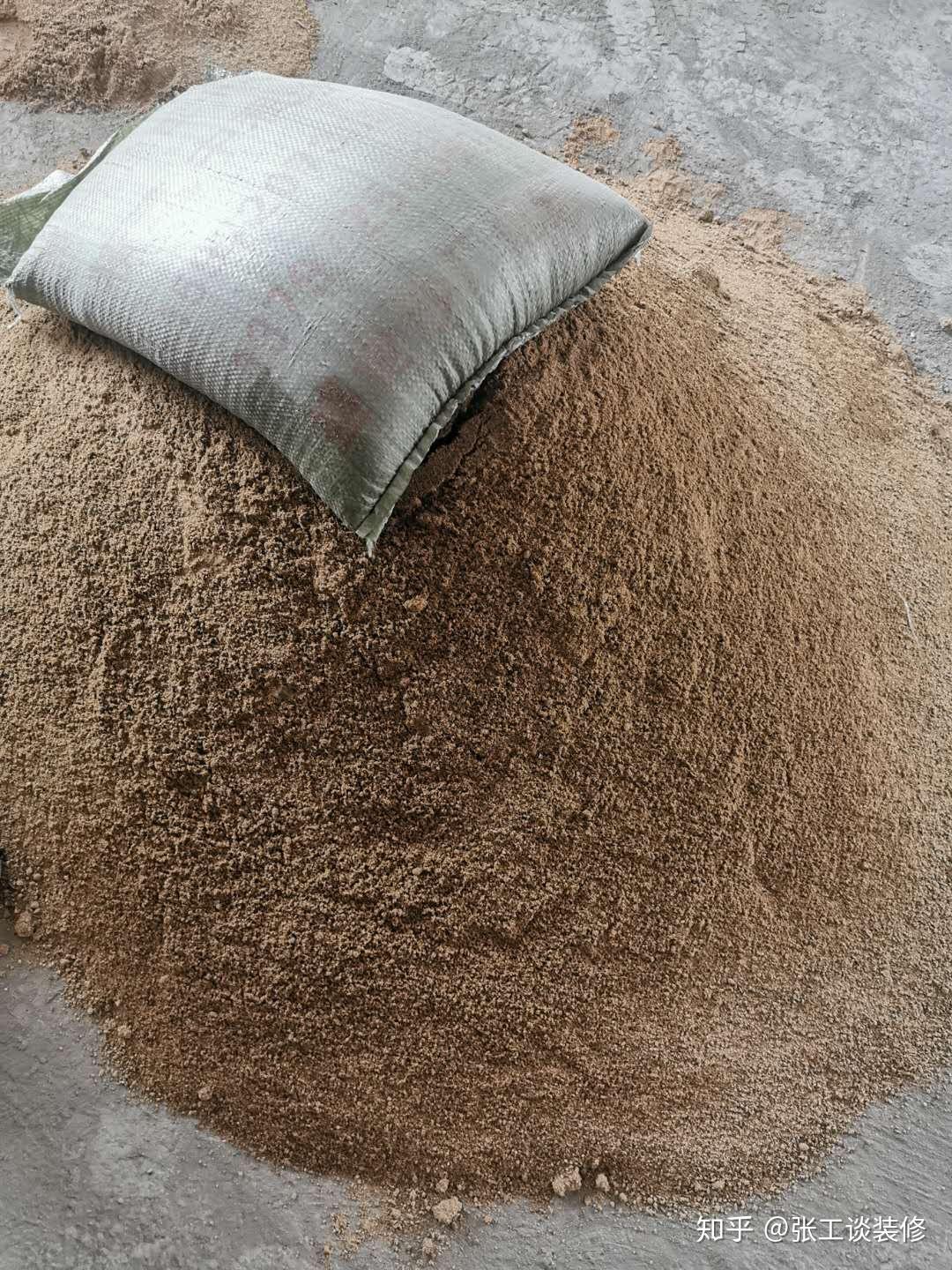 广泛运用于砌墙,粉墙,找平,贴砖等等工序中.