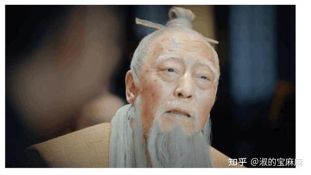 百岁老人伏生跪在一群小学生面前他在想什么