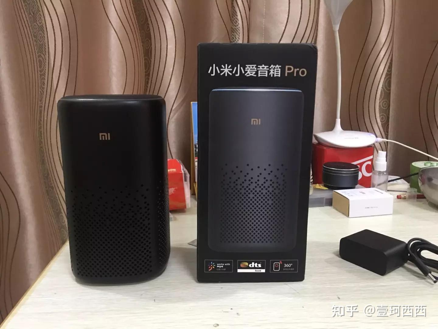 小米小爱音箱pro跟最新出的redmi小爱触屏音箱8有什么区别