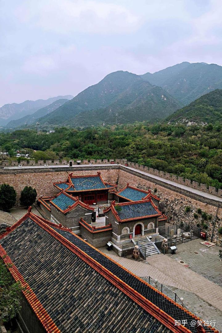 「居庸关长城」是一个什么景点,有什么吸引人的地方和历史典故?