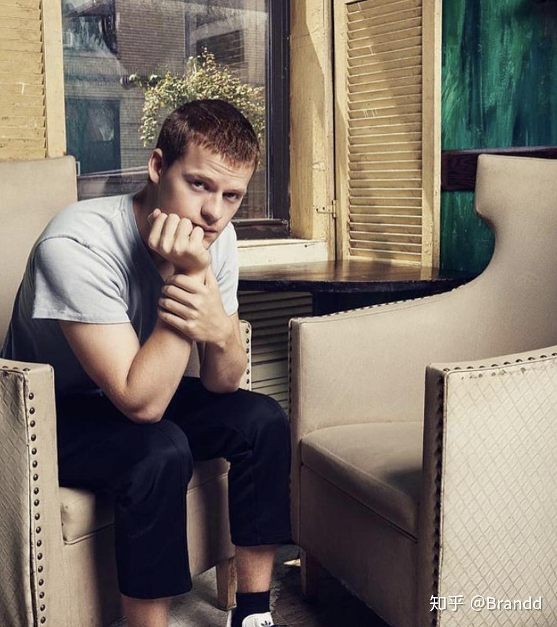 《被抹去的男孩》|带你了解曾获最佳年轻演员奖的lucas hedges