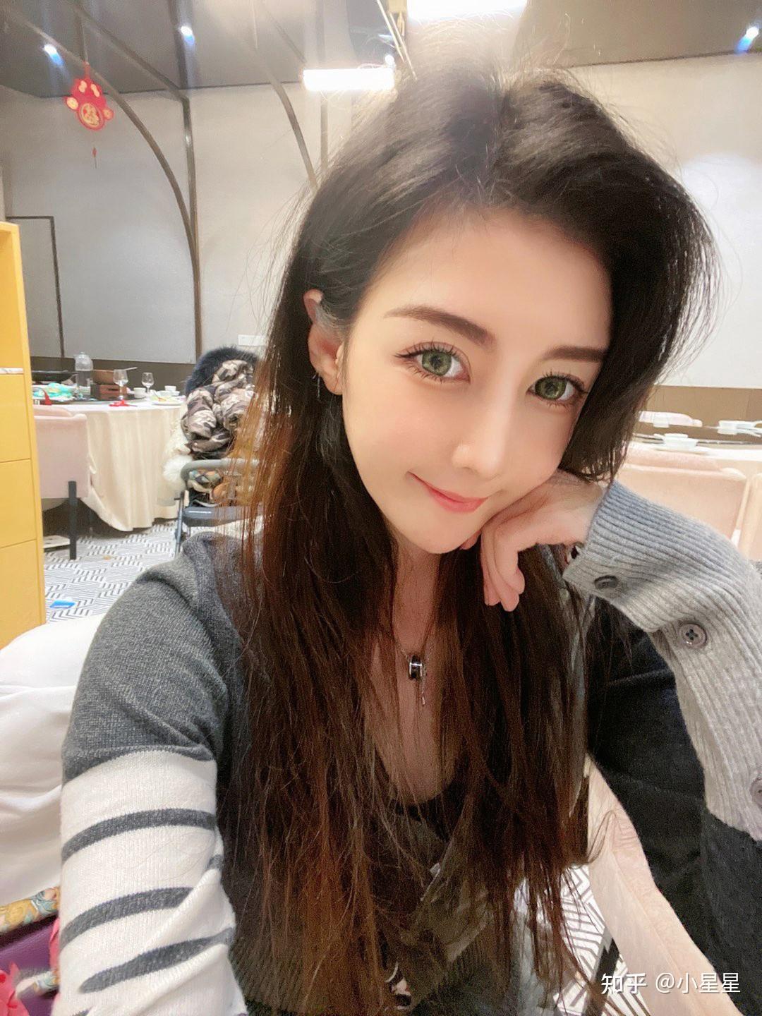 【星动女神】努力 实力的小姐姐,月均直播近两百小时,新一代流量神话