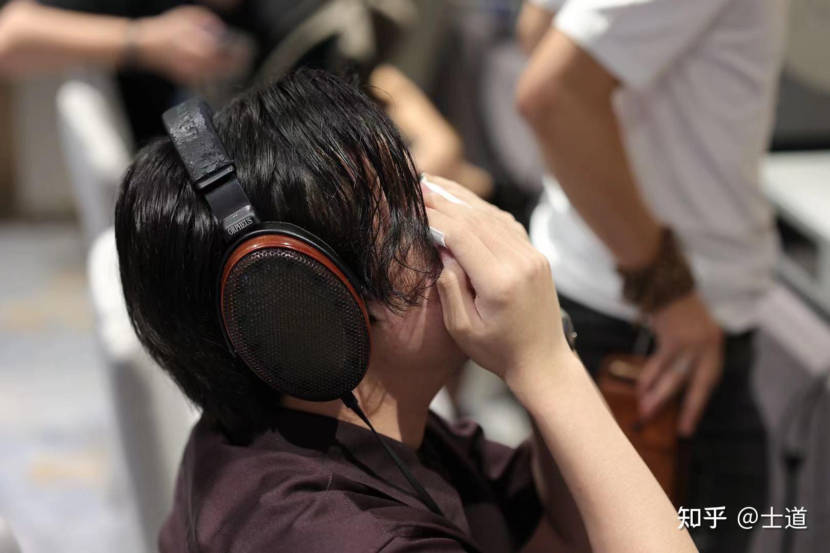 有没有能把人听哭的耳机? - 知乎