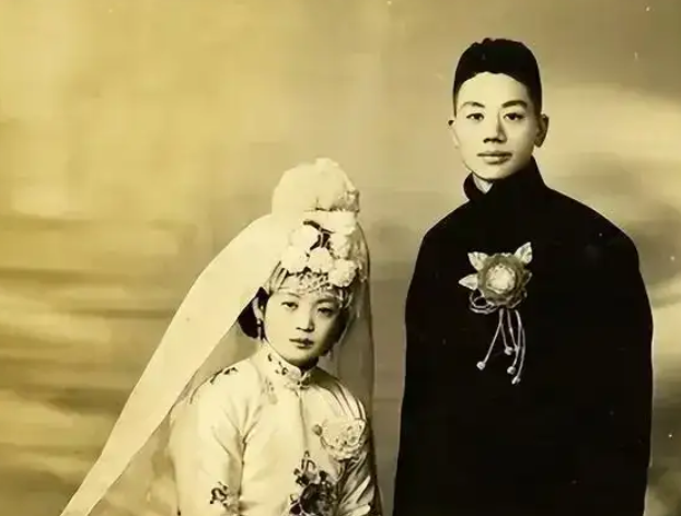 1934年,在上海,26岁作家周扬给女友买英雄钢笔,却不知,这是他发妻吴淑媛半个月的买菜钱 - 知乎
