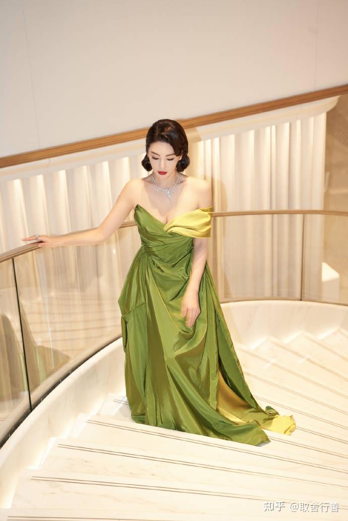 如何评价星女郎张雨绮的身材? - 知乎