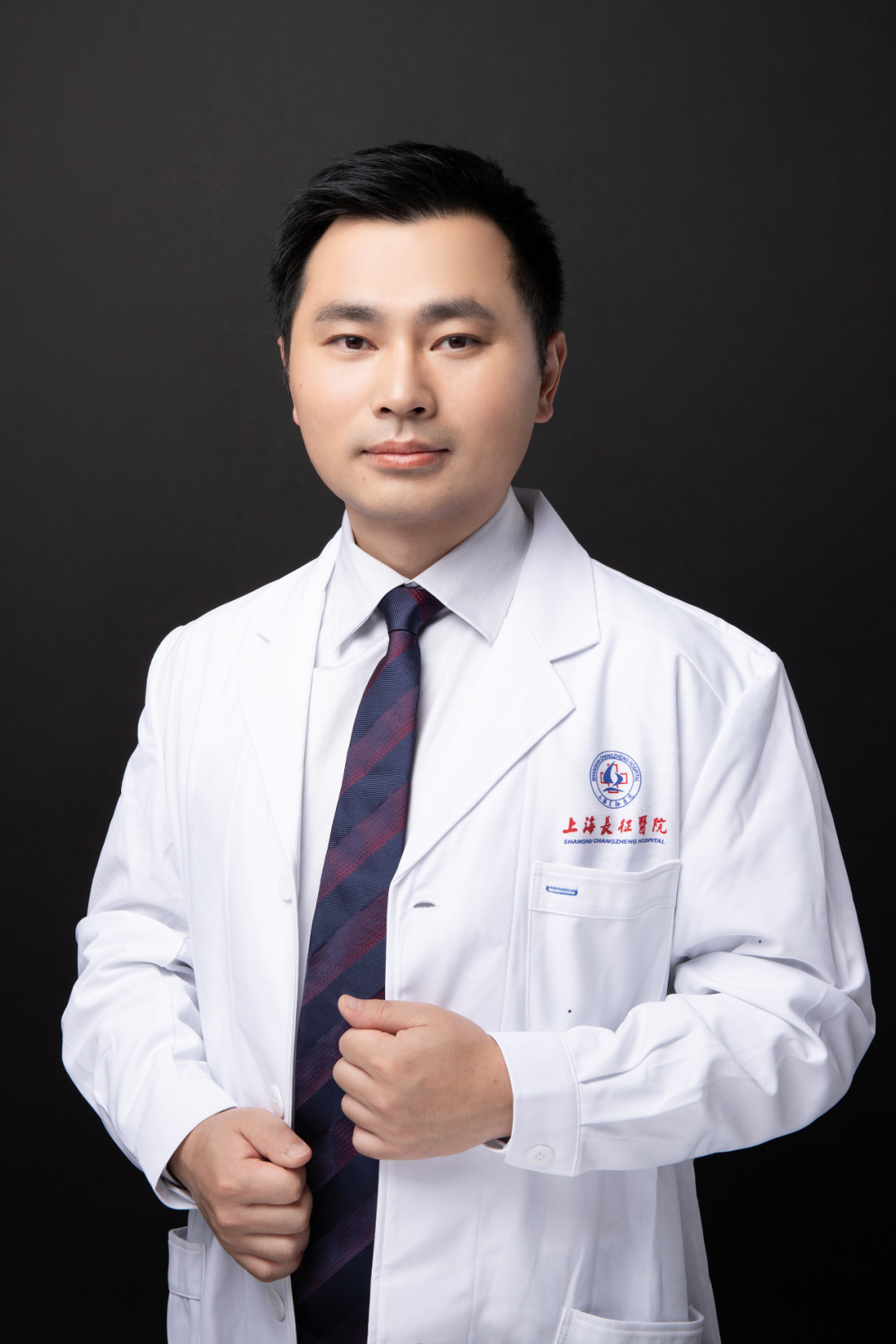 上海长征医院脊柱外科副主任医师 1人 赞同了该文章 专家简介 :陈宇
