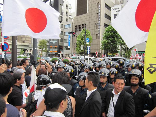 如何评价日本的右翼势力?