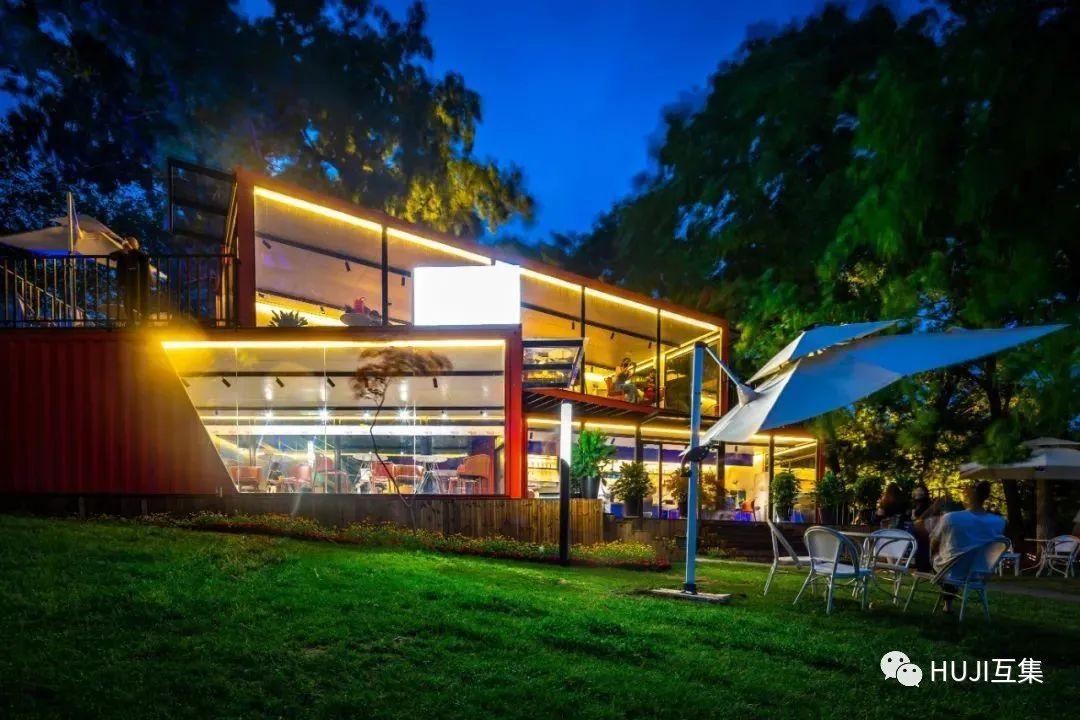 "飞熊先生"建在虞山公园映山湖旁,由专业团队全力打造了虞山公园休闲