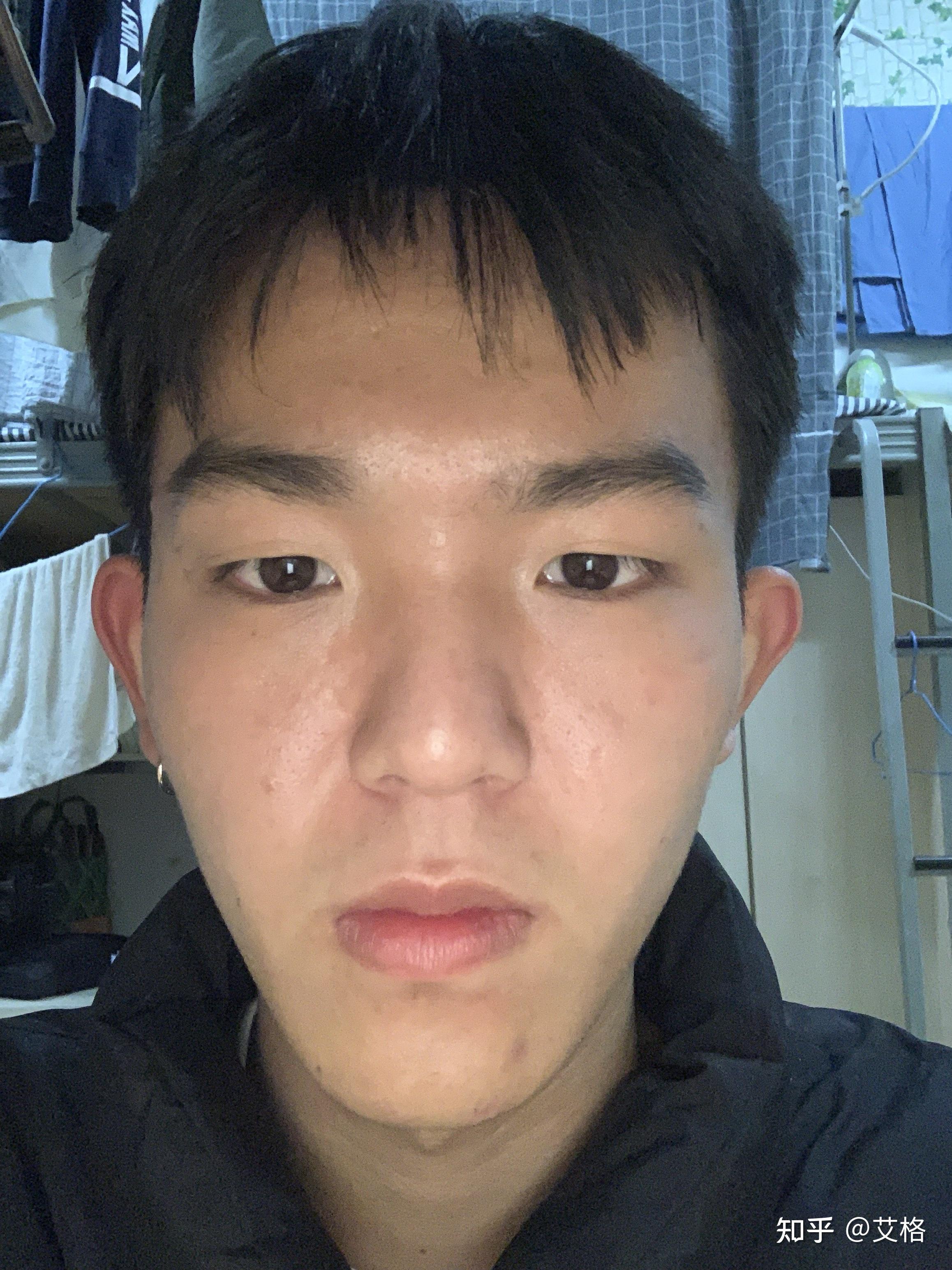 为什么自拍的时候,非镜像的情况下感觉自己很丑,脸都是歪的?