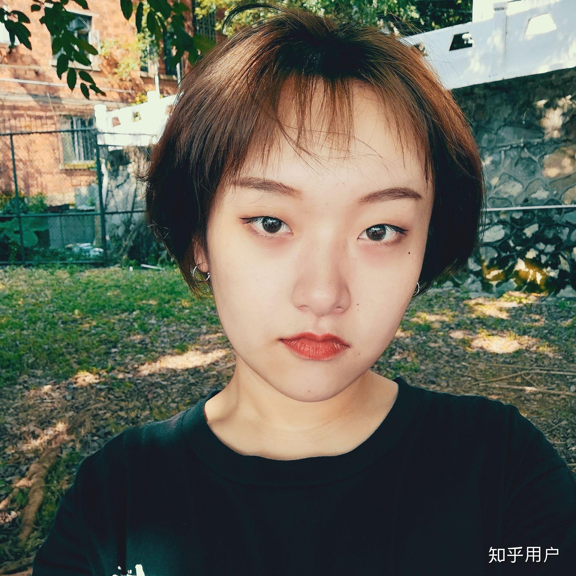 有没有那种单眼皮小眼睛塌鼻梁厚嘴唇但还挺好看的女生? - 知乎
