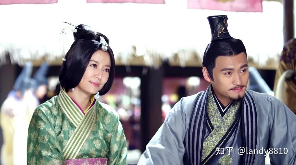 新朝年间,刘秀于长安太学求学之时,结识了邓禹,刘玄,冯异等才俊,以及