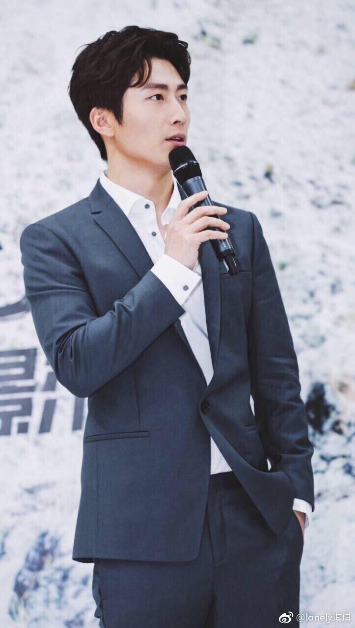 窦骁的美图或搞怪图有哪些?-窦骁帅照