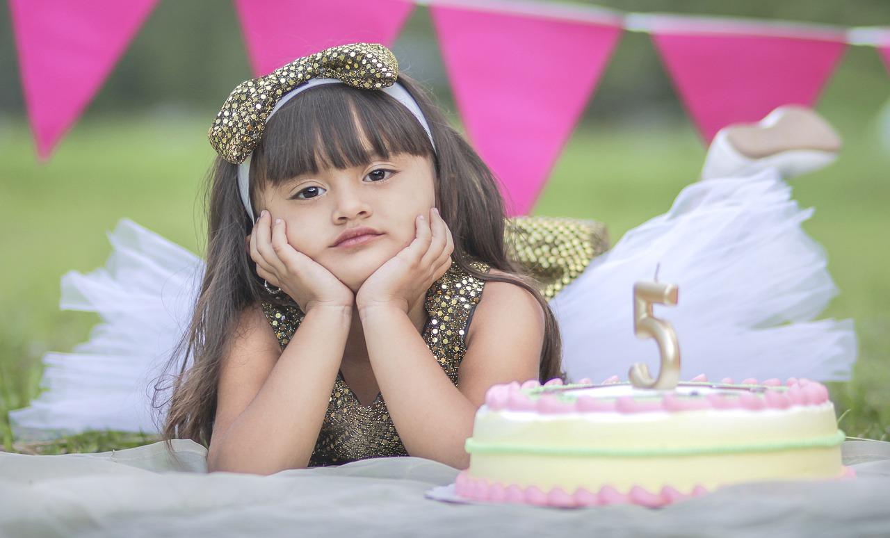 恒久爱情见证，十一载美满家庭颂