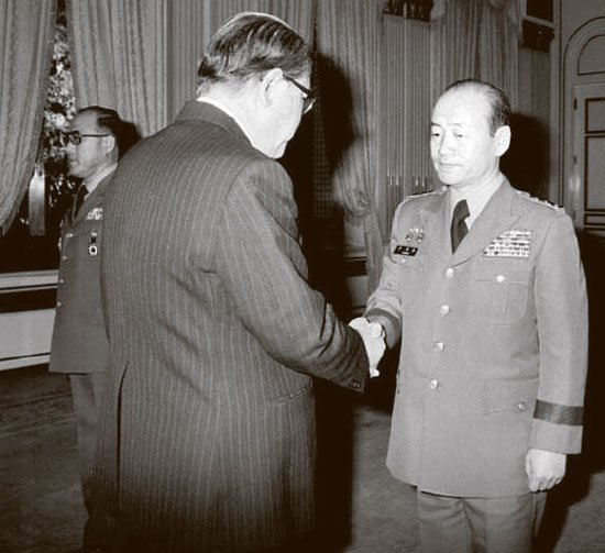 全斗焕少将的历史全面登场人很好的郑升和总长决断力不足与新军部发生