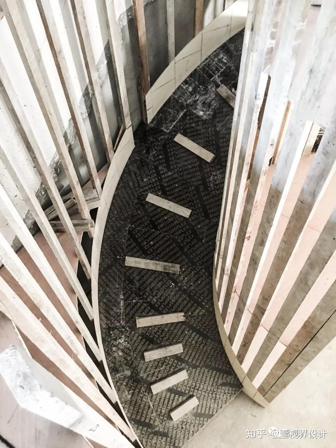 浇筑楼梯砼壹视界所有现现浇楼梯采用商品c30混凝土,塌落度保持在160