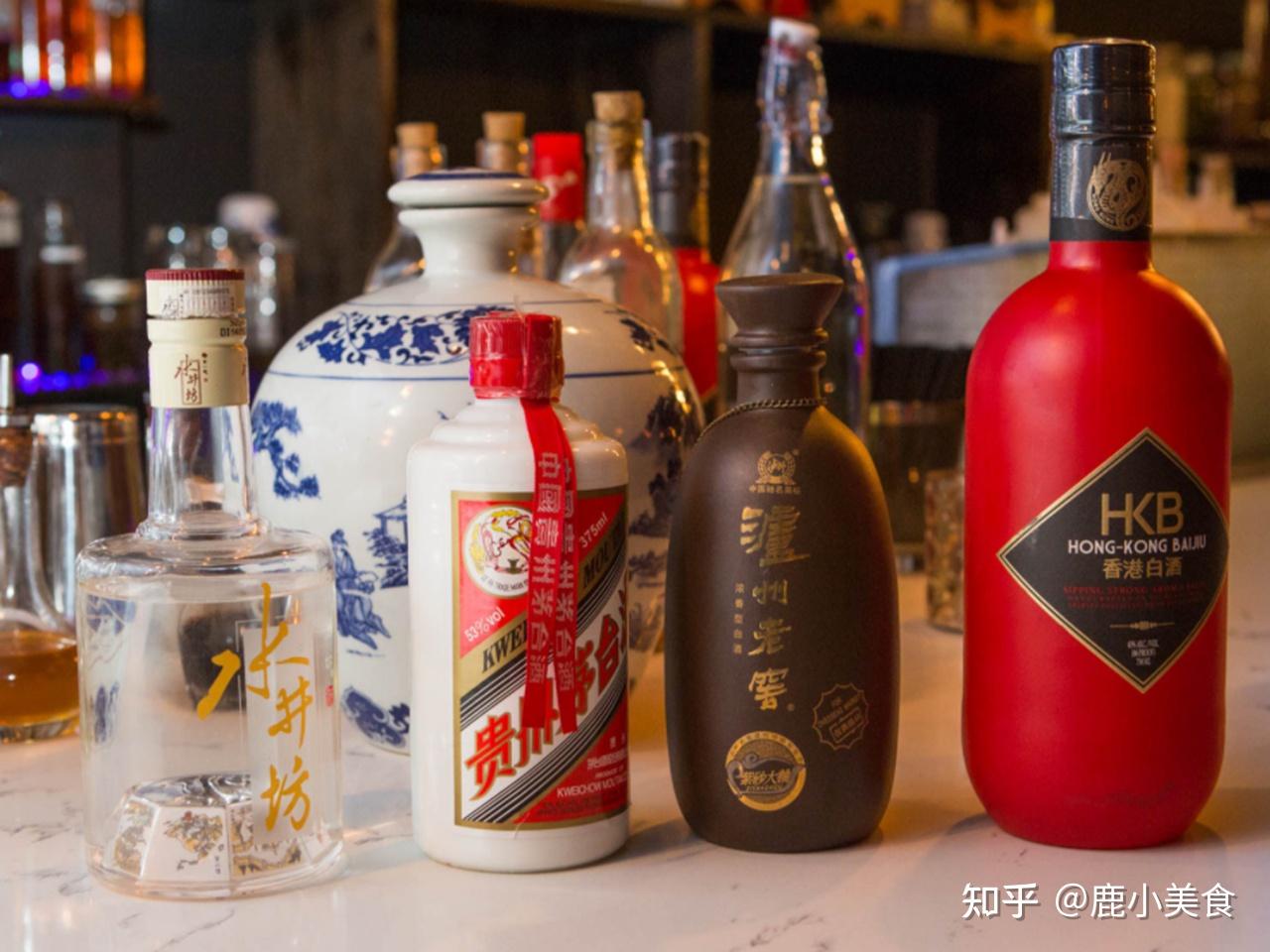 如何挑选一款好的纯粮酒 v2-4bf57dd3d3d421bff9b20fce593eb40c_r.jpg