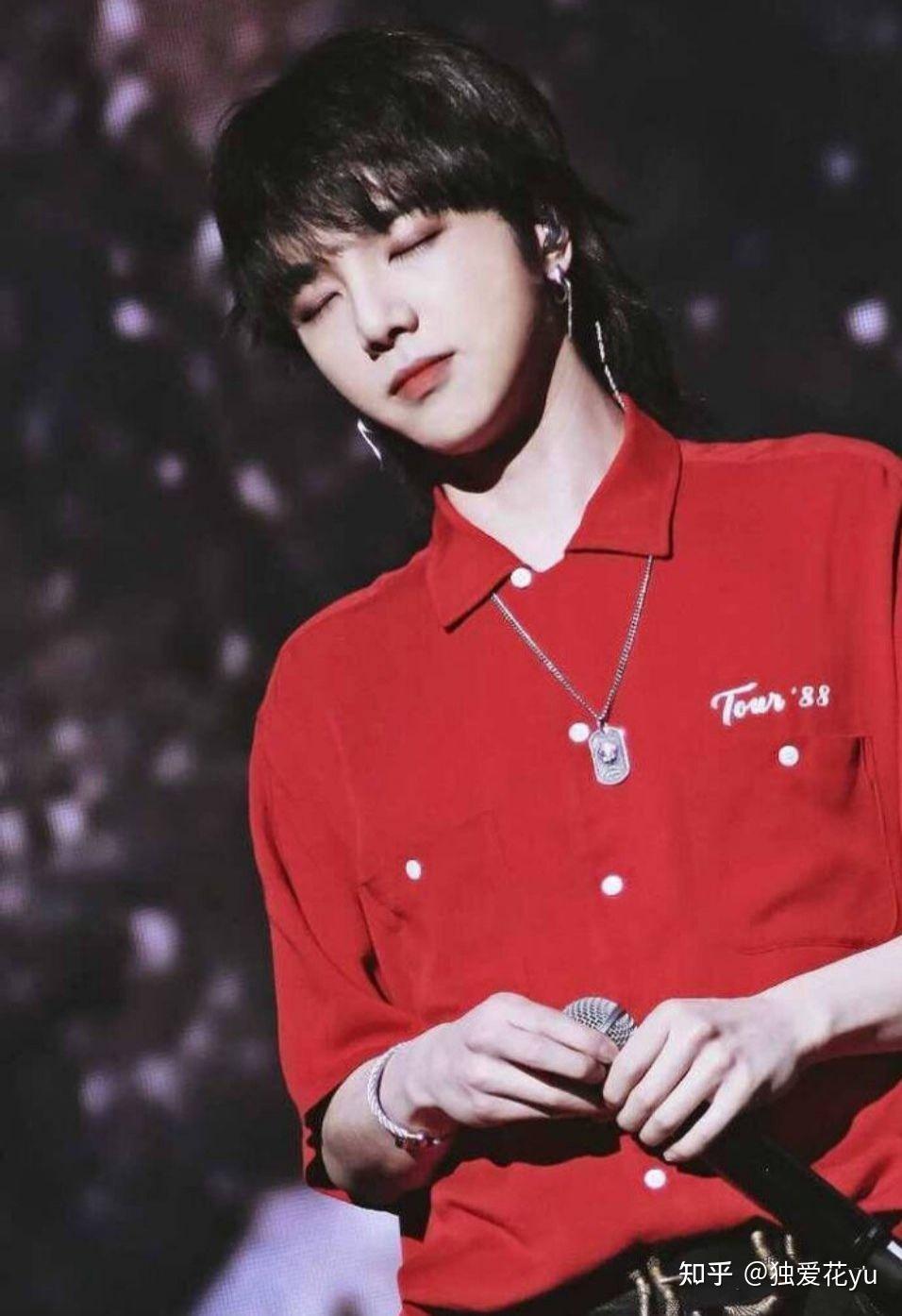 有哪些很可的华晨宇主题壁纸