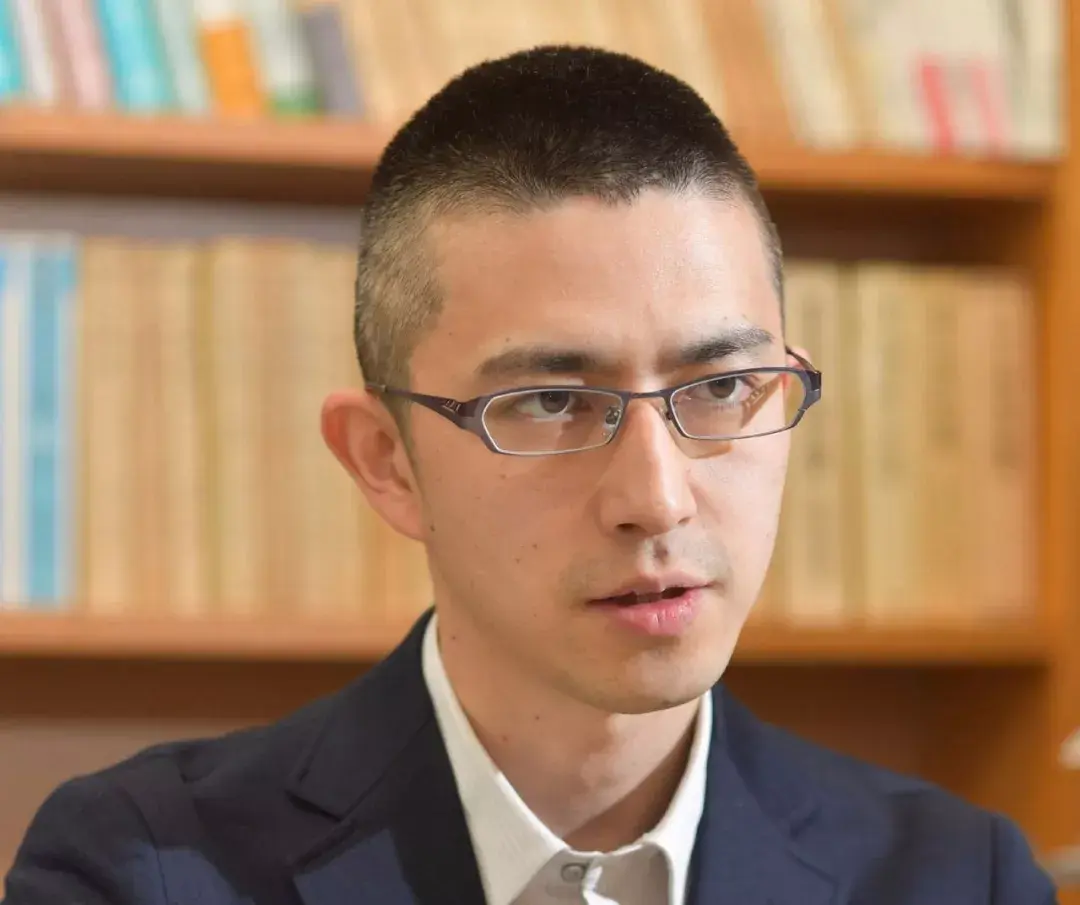 木村草太在26岁时就已经结婚妻子是大学时的前辈在两人参加研讨会的