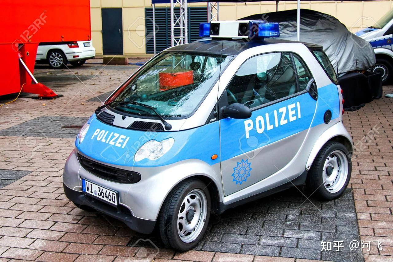 2004年,基于三菱colt打造在荷兰生产的smart forfour问世.