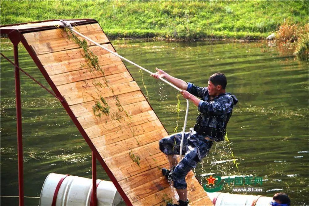 这名出彩"90后",来自"雷神"突击队