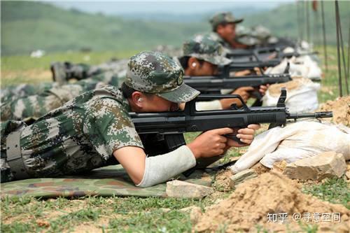 1990年,17岁的曹工刚刚念完中学后就选择入伍当兵,进入了32413部队.