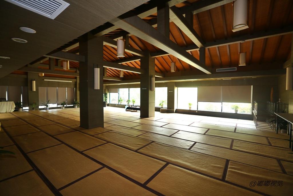 温馨小贴士:楼观道温泉酒店依秦岭而建,地理位置优越,交通便捷,有多条