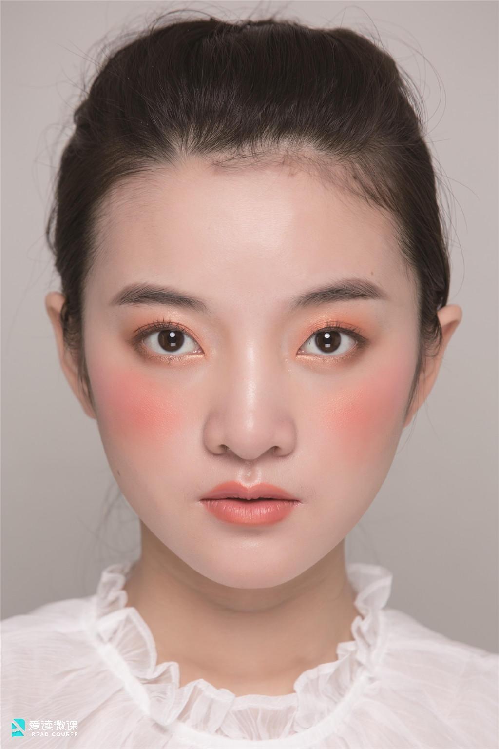 日常出街清新自然型妆容